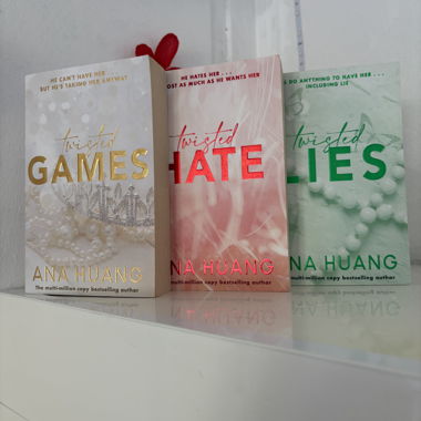 ANNA HUANG