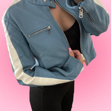 Blaue Lederjacke 