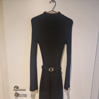 Elegantes Strickkleid