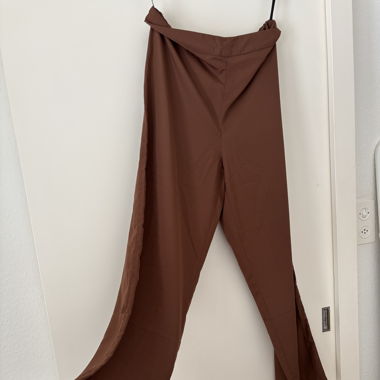 Tolle neue Hose mit weitem Bein
