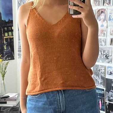 orange brownish top