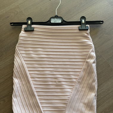 Pink bodycon skirt