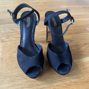 Décolleté Michael Kors con tacco alto nero