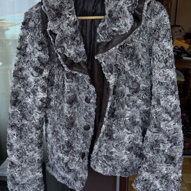 Cappotto in ecopelliccia grigio