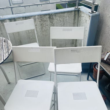 4 chaises IKEA blanches 