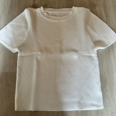 White knit T-shirt 