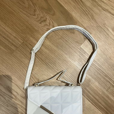 Tasche ungetragen 