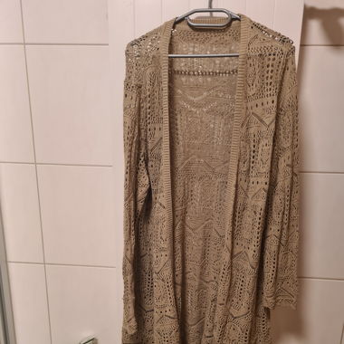 Gehäkelte Strickjacke 