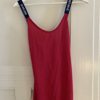 Haut de sport Nike rose