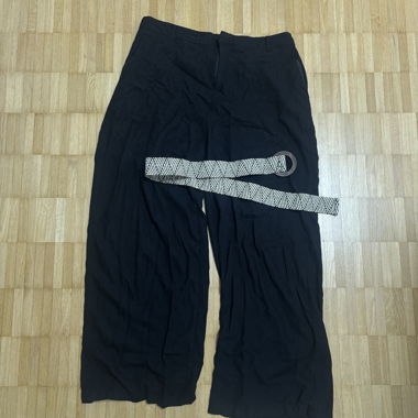 Stoffhose mit Gürtel