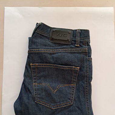 Dunkelblaue Vintage-Jeans