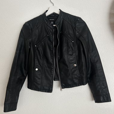 Schwarze Kunstlederjacke von Vero Moda