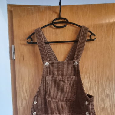 Vestito con bretelle