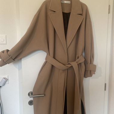 Cappotto con cintura oversize