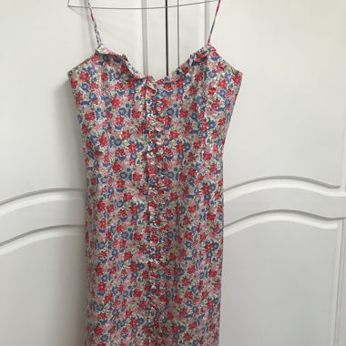 sommerliches Trägerkleid mit Blumenmuster