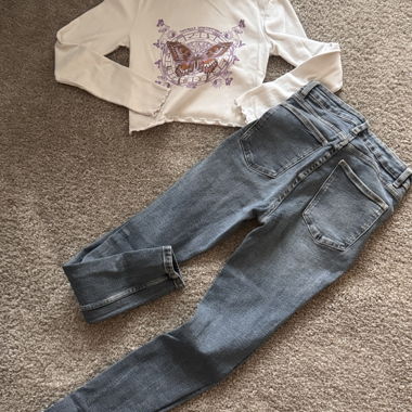 Ensemble T-shirt papillon et Jean slim taille 34