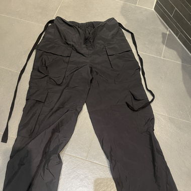 V-cut Trackpants