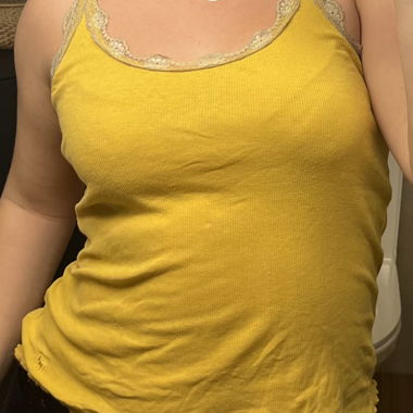 Top à bretelles en dentelle jaune