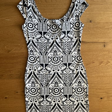 Robe noir et blanc