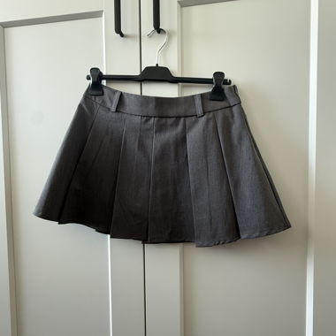 Grey Y2K-Style Pleated Skirt