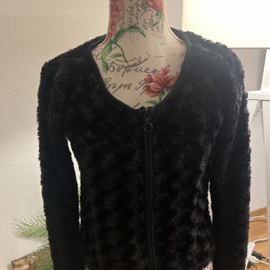 Giacca nera in peluche