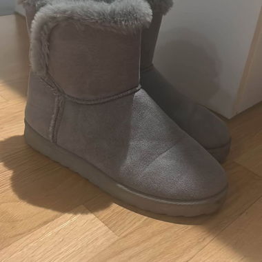 Grey Winter Boots Gr. 39