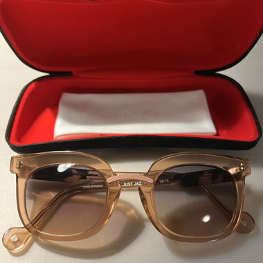 Magnifiques lunettes de soleil Anne et Valentin