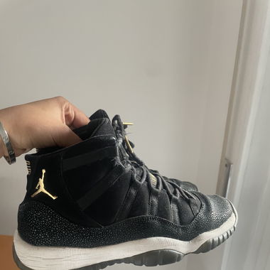 Air Jordan 11 Retro "Black & Gold" (Gebraucht)