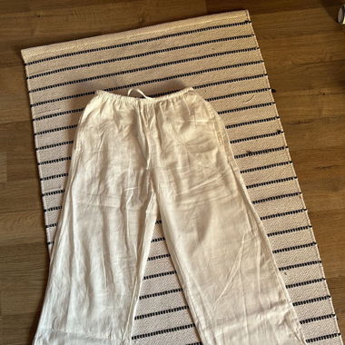 weiße Leinenhose