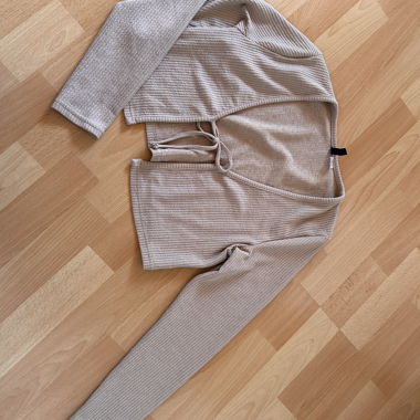 Beiges Rippenshirt mit langen Ärmeln