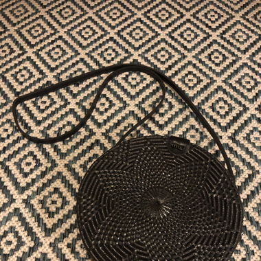 Runde Tasche aus Korb