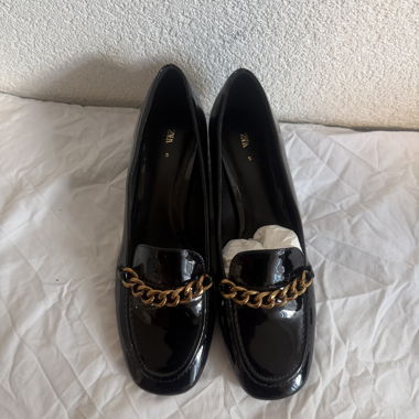 loafers with chain 