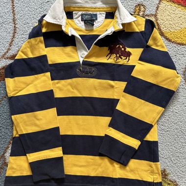 Schönes Polo für Kinder die 7 sind.