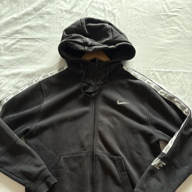 Veste Nike à capuche – Zippée – Logo sur manches