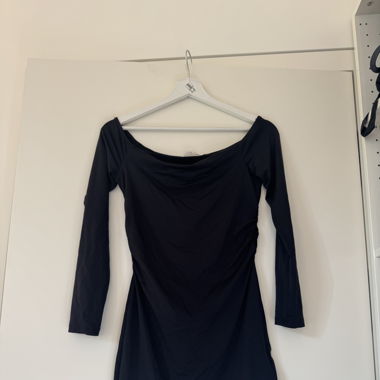 robe off the shoulders