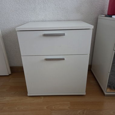 Comodino bianco con cassetto