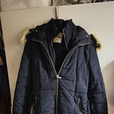 Doudoune Tally Weijl noire avec capuche fourrure 