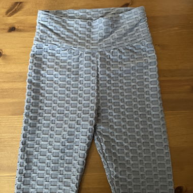 Grey textured leggings