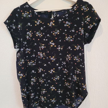 ONLY Blouse black with blue flowers Gr. 36
