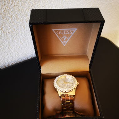 Guess Uhr gold mit Steinen