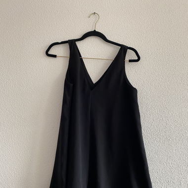 Zara schwarzes Minikleid V-Ausschnitt Gr. M 