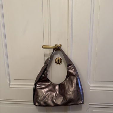 Mini sac seau effet métallisé
