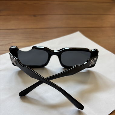 Off white Brille