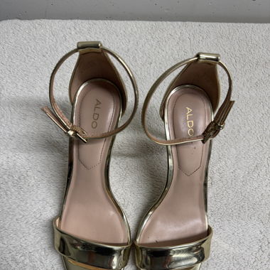 ALDO Pumps gold zu verkaufen