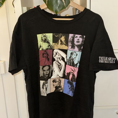 Taylor Swift Eras Tour Shirt M