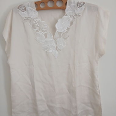 HABELLA floral besticktes Top aus Seide