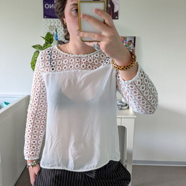 Blusa bianca in pizzo