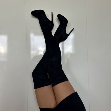 Schwarze Overknee-Stiefel