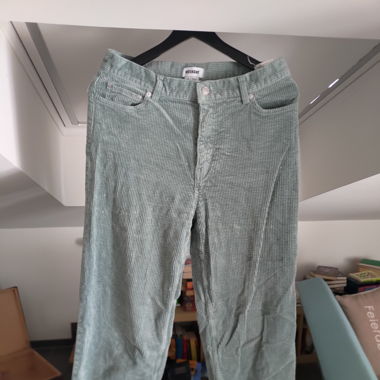 WEEKDAY Cordhose türkis/grün gr 40