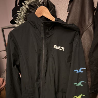 Hollister Windjacke